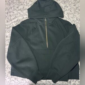 Lululemon Rainforest green scuba half zip